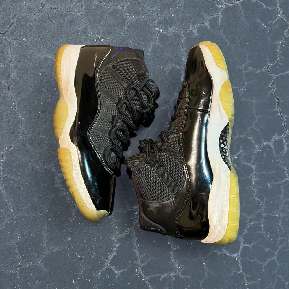 Jordan space jam retro 11s